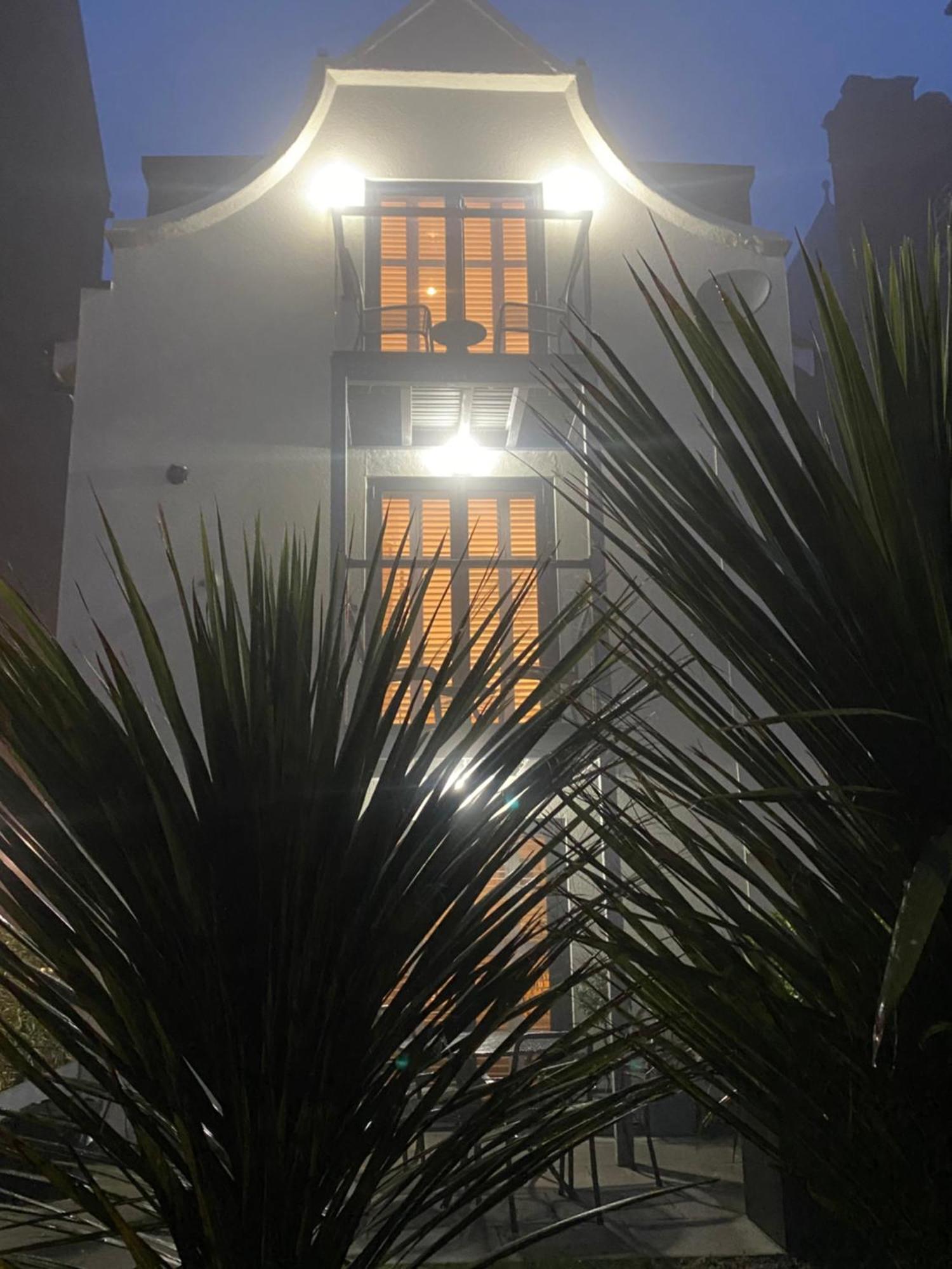 Retro Retreat, Sea View, Free Parking & Ev Plug-In Βίλα Γουίτμπι Εξωτερικό φωτογραφία